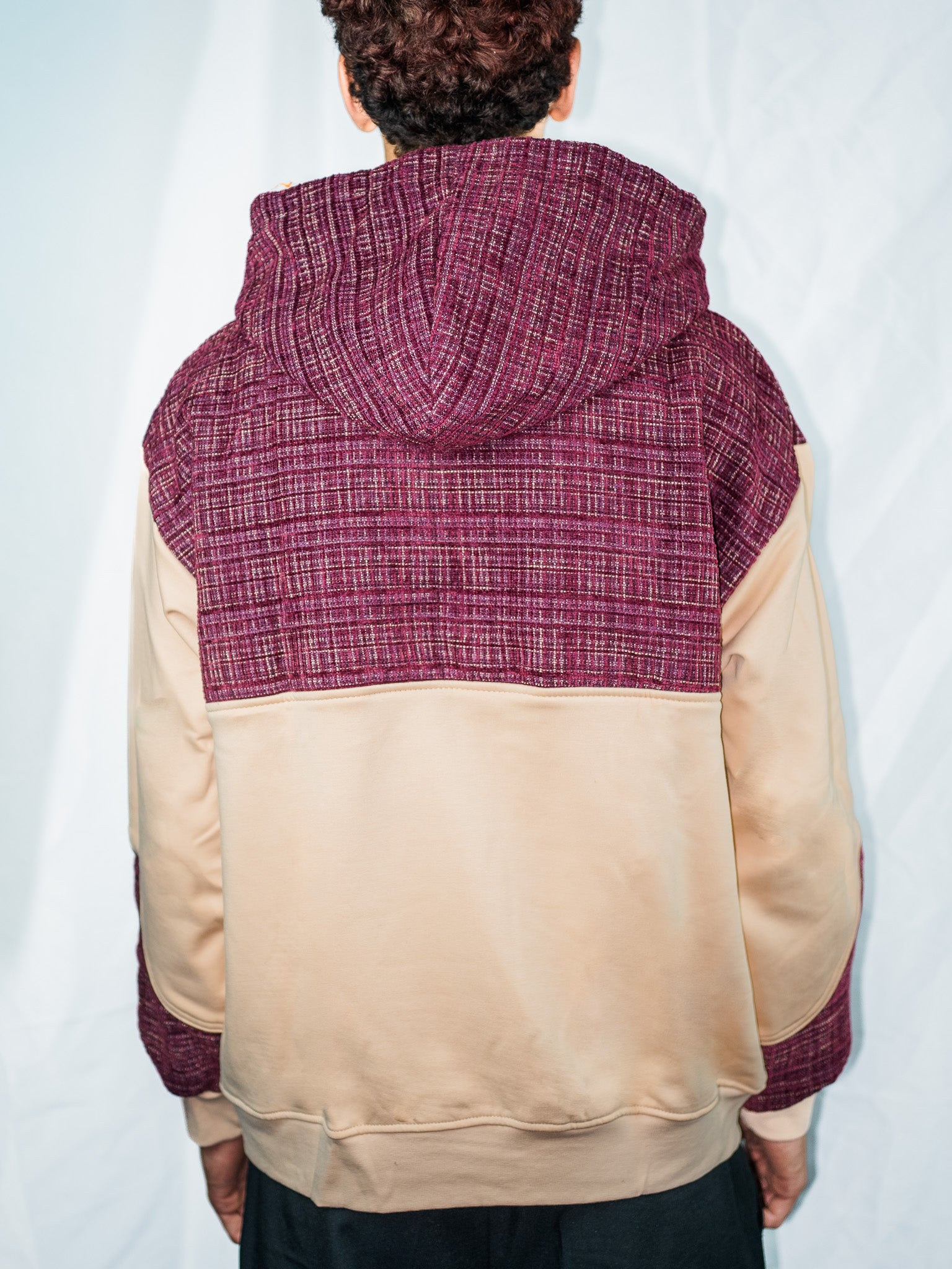 Schwarzer Tweed-Hoodie